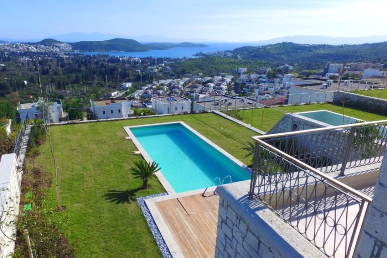 Stone villa with sea view