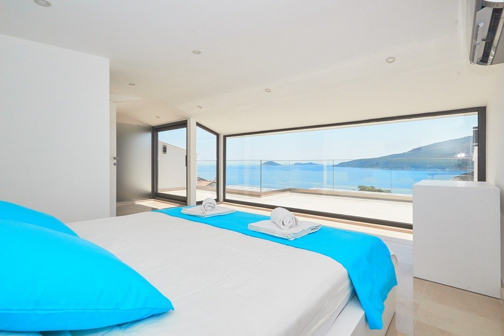 bedroom with sea view terrace